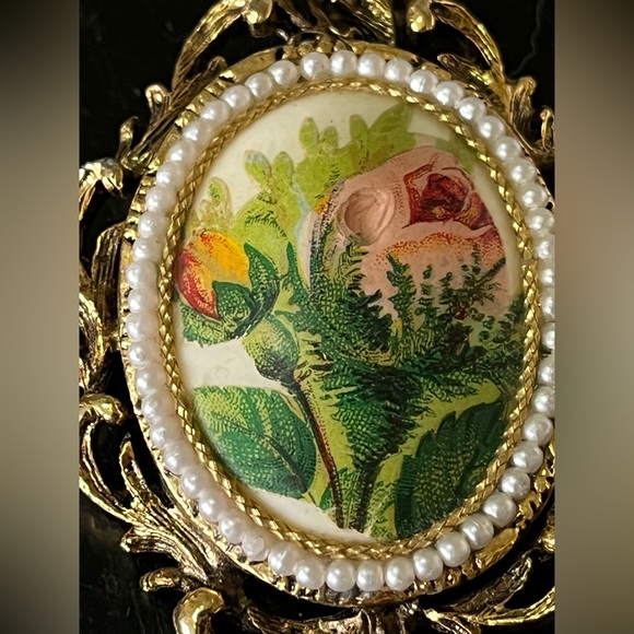 Vintage 1970 Signed Egg Shell With Transfer-ware Roses Brooch Pendant - Picture 4 of 8